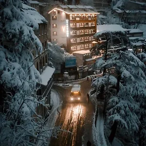 The Mall Road Victory Hotel Shimla