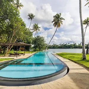 5* Resort Cranganor History Cafe & Riverside Chateau